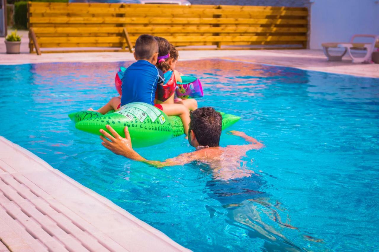 Berryrose Villa Περβόλια Εξωτερικό φωτογραφία